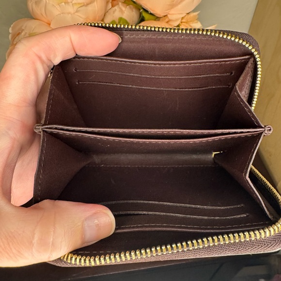 EUC Louis Vuitton Monogram Vernis Wallet - Picture 5 of 7